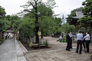 鳩森八幡神社の境内