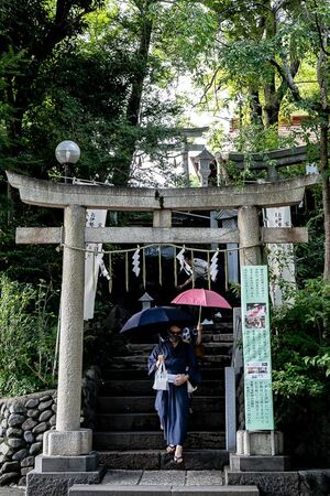Approach to Tamagawa Sengen Shrine