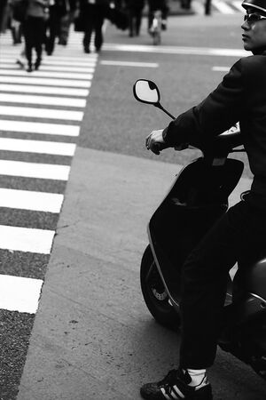 バイクと横断歩道