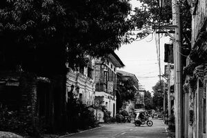 Tricycle running the historic area