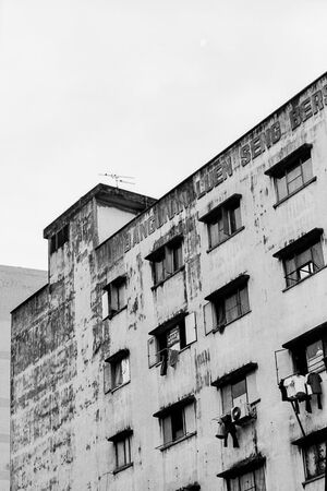 チャイナタウンに建つボロボロの建物