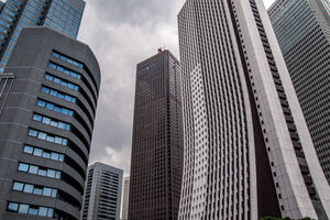 西新宿の高層ビル