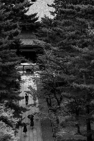 Worshipers heading for main hall in Nanzen-Ji