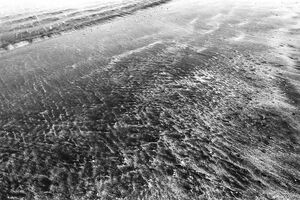 Pattern on the edge of water