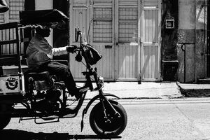 Motocarro running