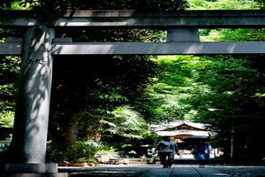 Approach to Yoyogi Hachimangu Shrine