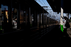 Tobu Isesaki Line coming into Morin-ji-mae Station