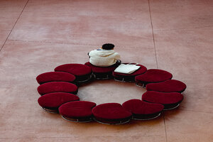 round sofa