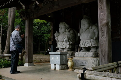 Daikokuten and Ebisu at Jindai-ji Temple