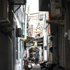 Narrow alleyway in Tainan