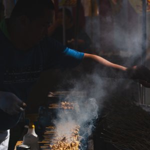 Char-broiled chicken stall in Kakurin-Ji