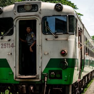 Train coming rolling in Phaya Lan Train Station
