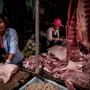 Open-eyed butcher in Khlong Toei Market