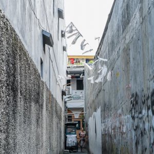 Narrow alleyway between walls