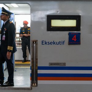 特急列車の車掌