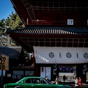 Sangedatsu-mon Gate of Zojo-ji Temple and retro car