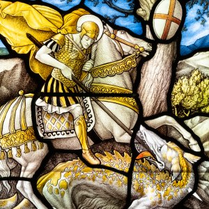 ドラゴン退治をする聖ゲオルギオスを描いたステンドグラス