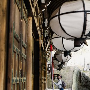 Man paying his respects at the east bureau of Nigatsudo