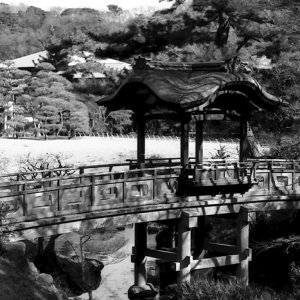 wooden bridge in Sankeien garden