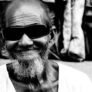 Old man wearing fine-looking sunglasses