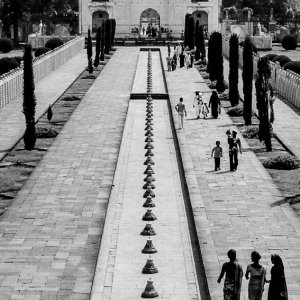 Empty fountain in Bibi Ka Maqbara