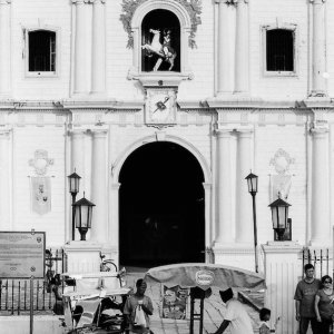 People in front of Vigan cathedral