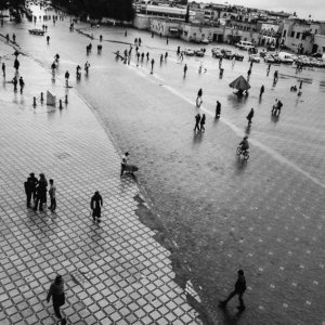 雨上がりのジャマ・エル・フナ広場