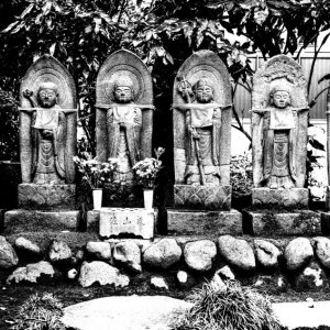 常林寺の6体の石像