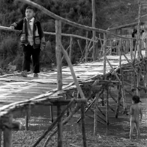 ナムカーン川の架けられた竹製の橋
