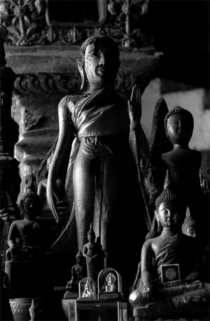 パークウー洞窟に安置されていた仏像