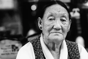 チベット族の老婆