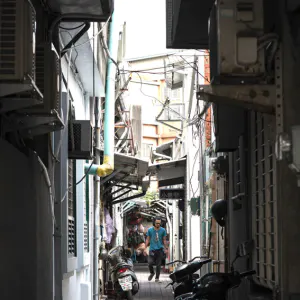 Narrow alleyway in Tainan