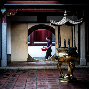 台湾府城隍廟の丸い穴