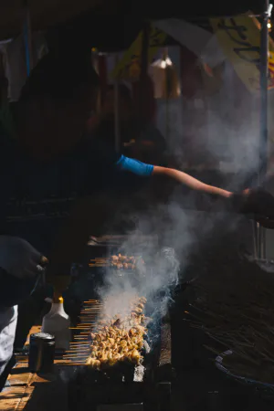 Char-broiled chicken stall in Kakurin-Ji