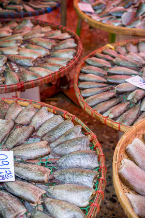 クーロントゥーイ市場で売られていた魚の干物