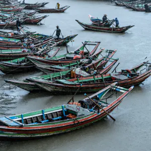 Fishing boats in Dalah river