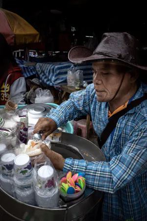 Ice cream seller in Khlong Toei Market