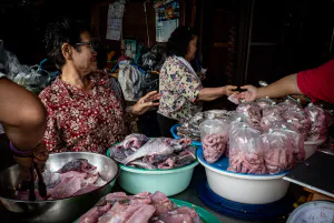 Shop selling fish fillets in Khlong Toei Market
