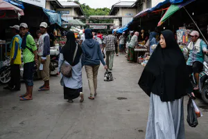 Female shoppers in Kanoman Market