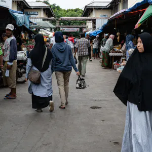 Female shoppers in Kanoman Market