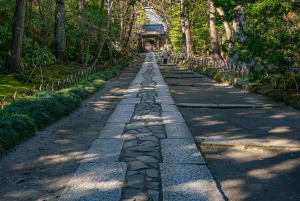 Approach to Jufuku-ji Temple