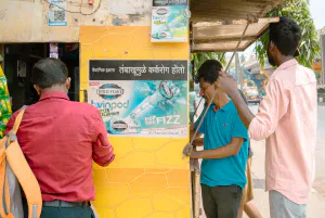 Crowded juice stand