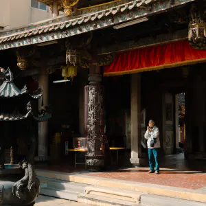 People joining hands at Lukang Mazu Temple