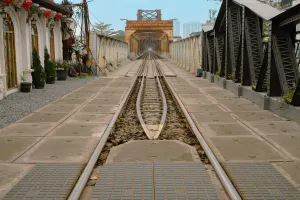 Long Bien Bridge as seen from Long Bien Station