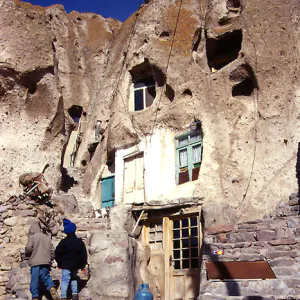キャンドヴァンの岩窟の家