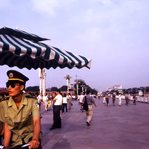 天安門広場の警察官