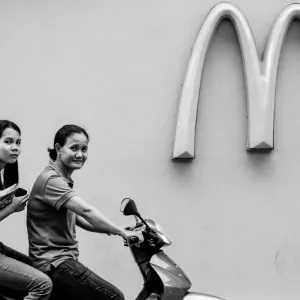 母と娘とマクドナルドのエム