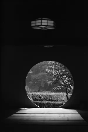 round window in Meigetsu-in