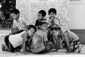 Kids playing in the precinct of Botataung Paya