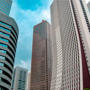 西新宿の高層ビル